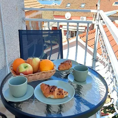 Apt Grlica Apartment *